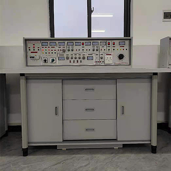 電工、電子、電拖技能考核實(shí)訓(xùn)臺(tái)(圖1) 電工、電子、電拖技能考核實(shí)驗(yàn)臺(tái),變電二次裝配工實(shí)驗(yàn)臺(tái)